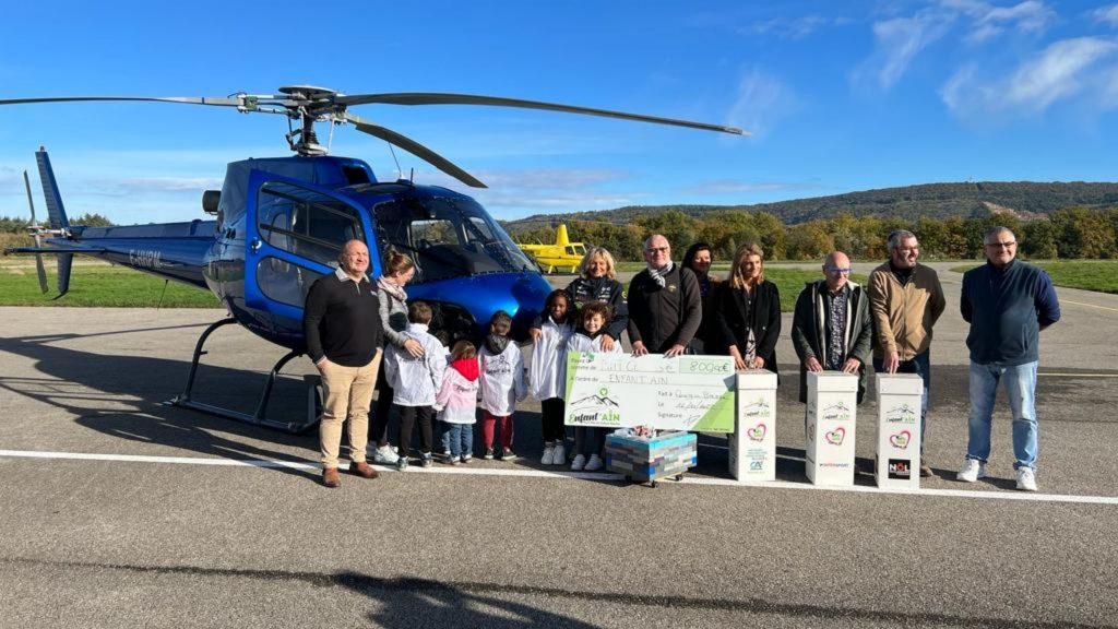 VOL EN HÉLICOPTÈRE AVEC PLASTIC SE RECYCLE